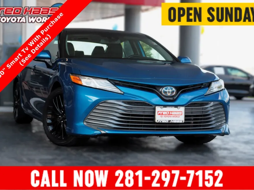 2020 Toyota Camry Hybrid XLE photo 1