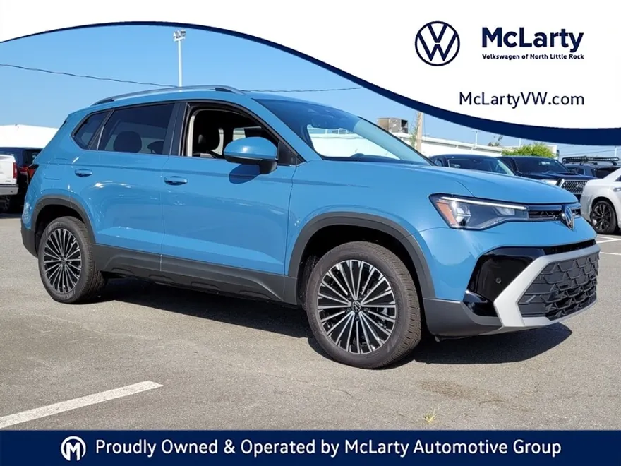 2025 Volkswagen Taos SE photo 1