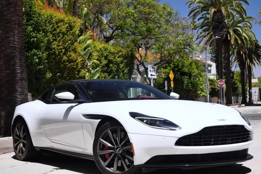2019 Aston Martin DB11 photo 1