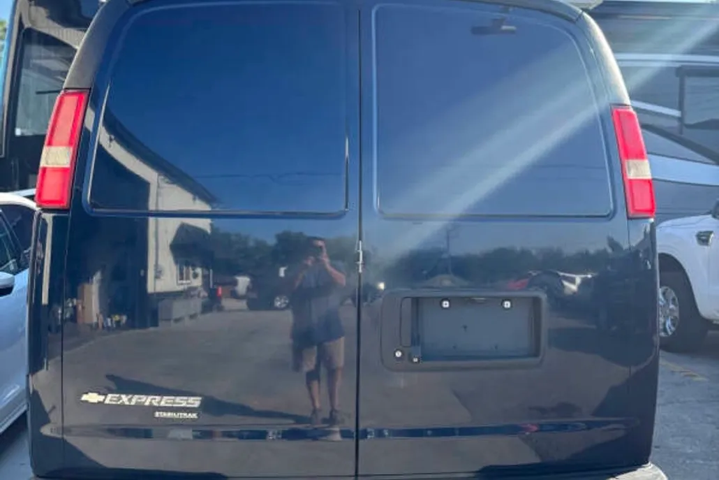 2014 Chevrolet Express 2500 Cargo photo 1