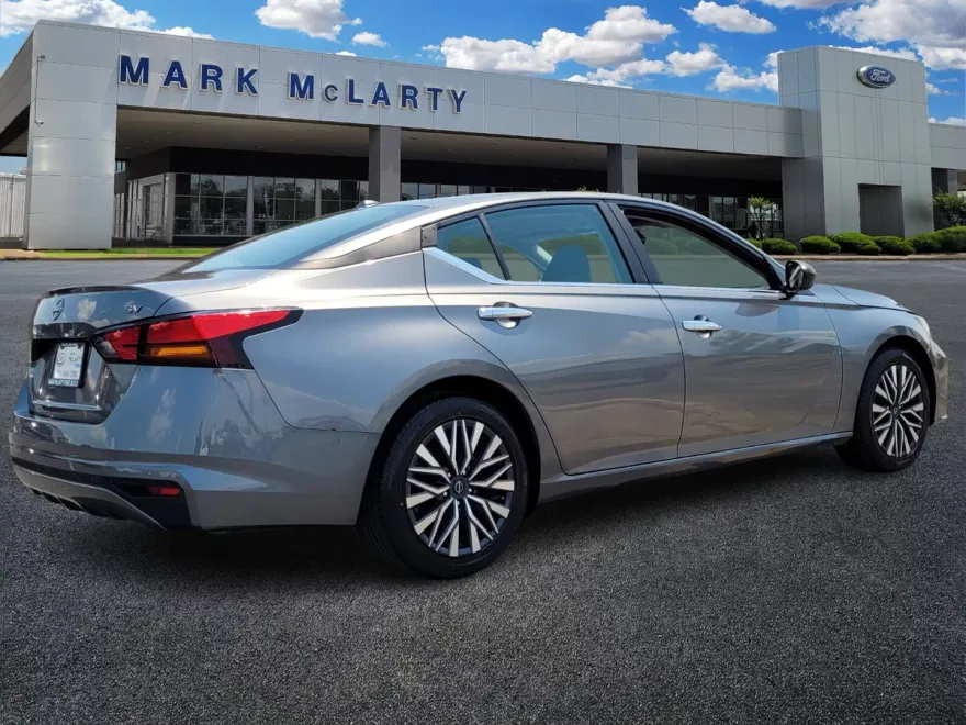 2024 Nissan Altima 2.5 SV photo 1