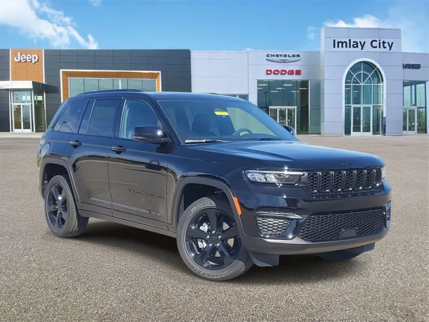 2025 Jeep Grand Cherokee Laredo Altitude photo 1