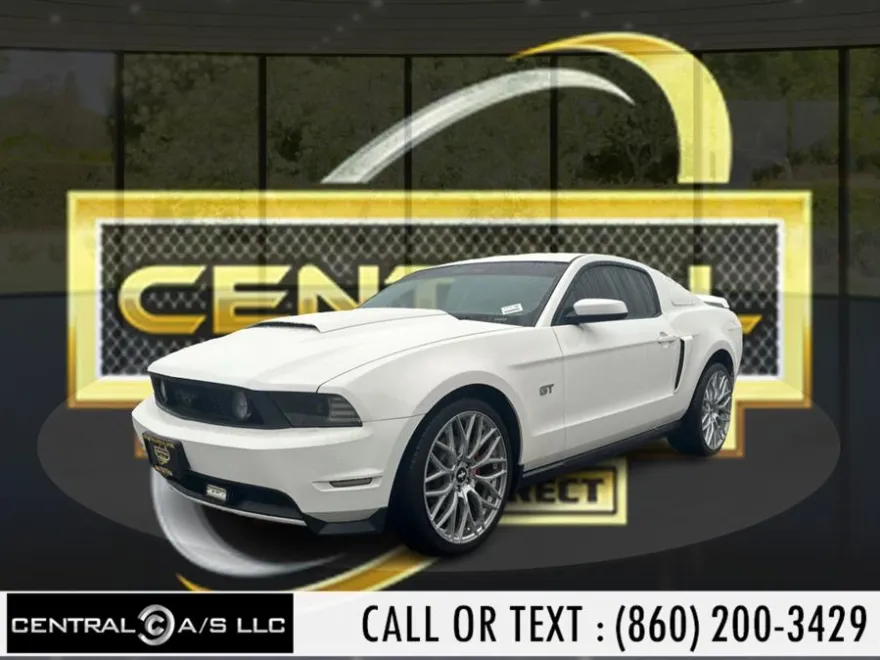 2010 Ford Mustang GT photo 1