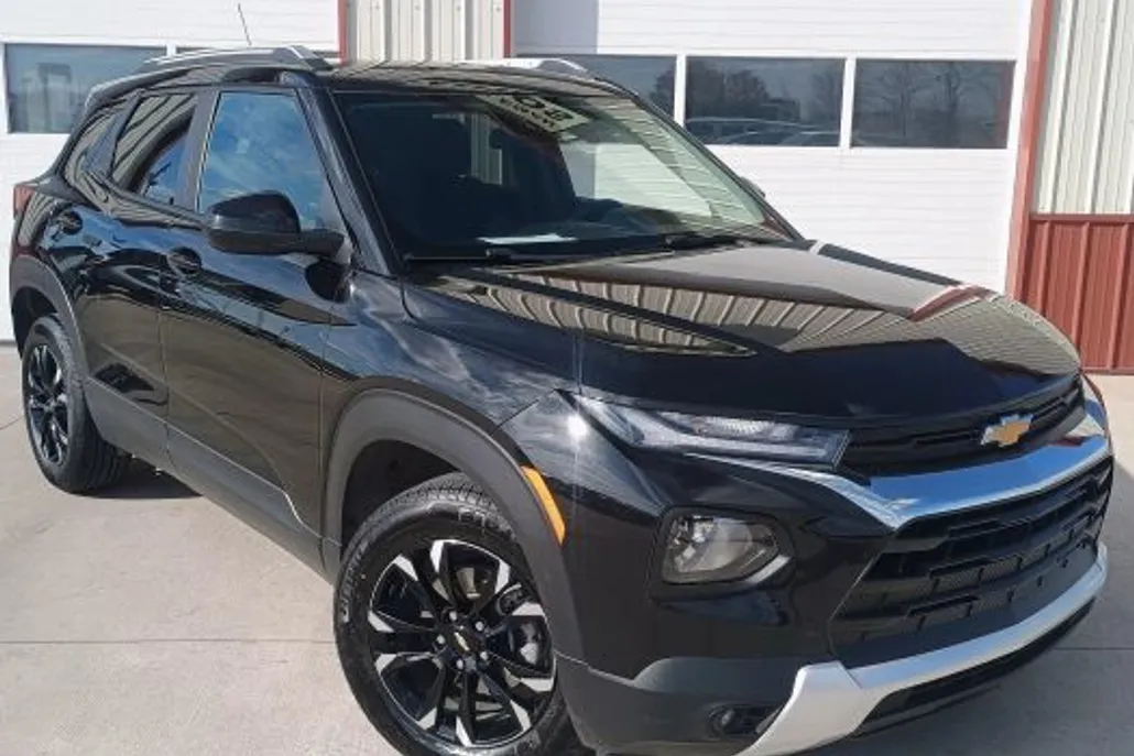 2023 Chevrolet Trailblazer LT photo 1