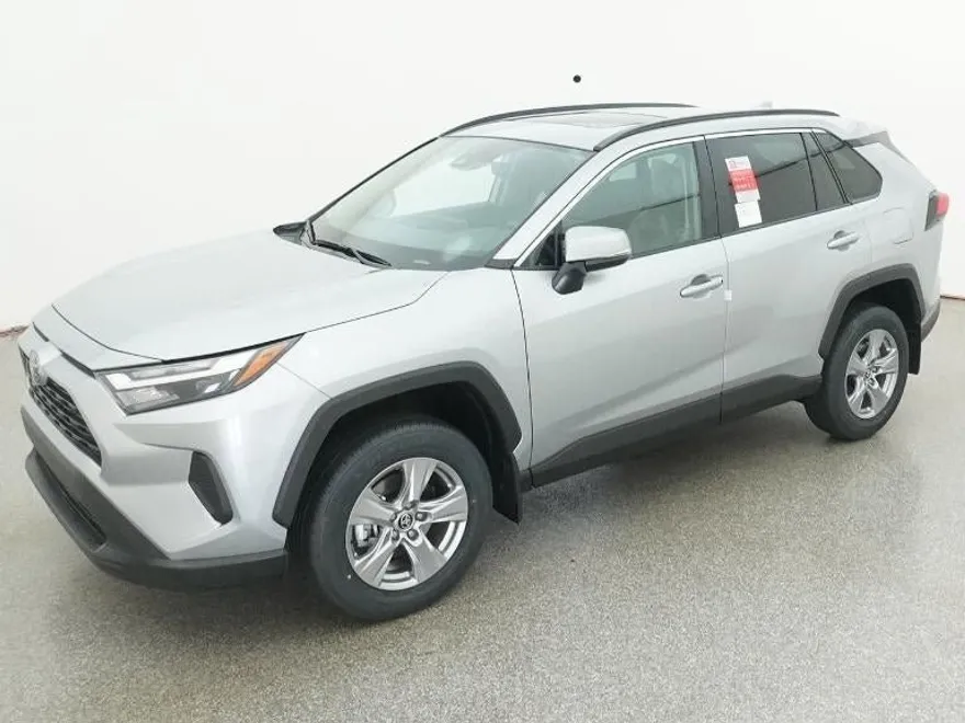 2025 Toyota RAV4 XLE photo 1