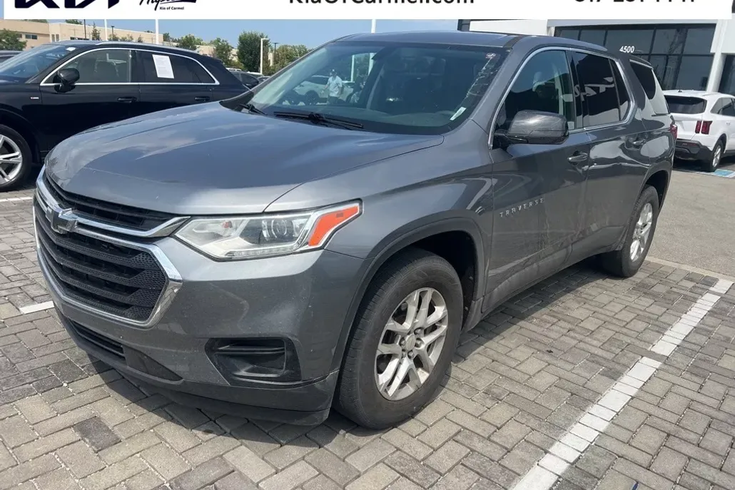 2019 Chevrolet Traverse LS photo 1