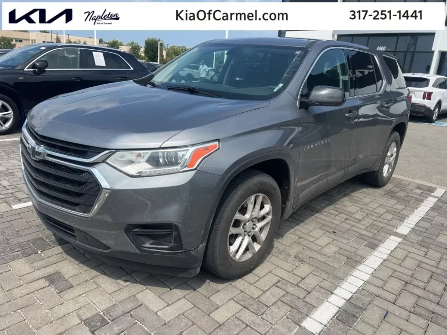 2019 Chevrolet Traverse LS photo 1