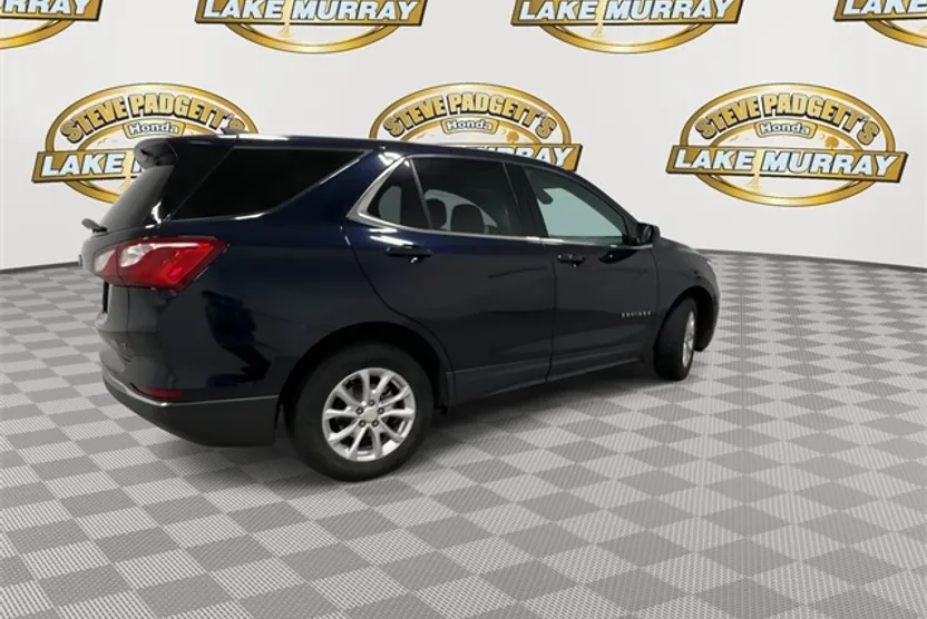 2020 Chevrolet Equinox LT photo 1