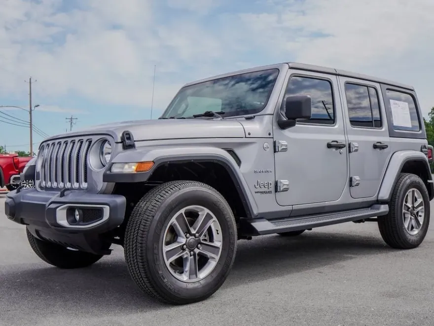 2020 Jeep Wrangler Unlimited Sahara photo 2