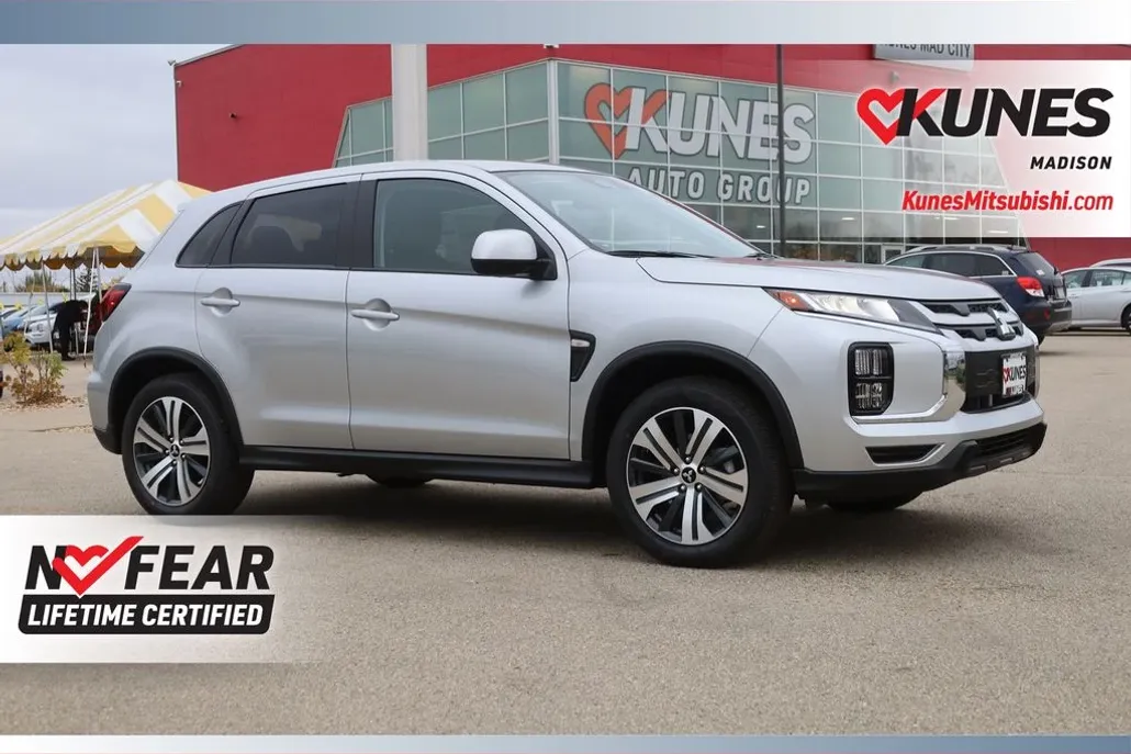 2025 Mitsubishi Outlander Sport ES photo 1