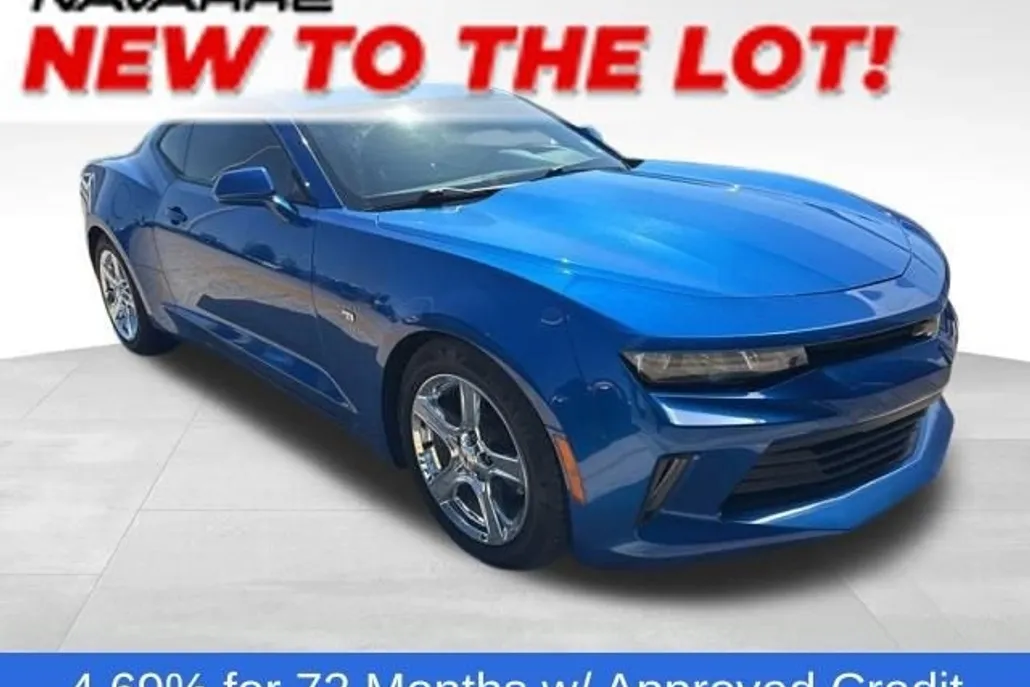 2017 Chevrolet Camaro 1LT photo 1