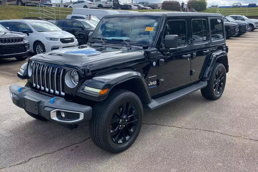 2022 Jeep Wrangler 4xe Unlimited Sahara photo 1