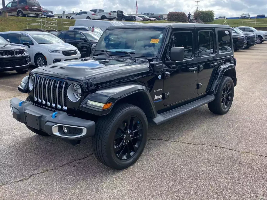 2022 Jeep Wrangler 4xe Unlimited Sahara photo 1