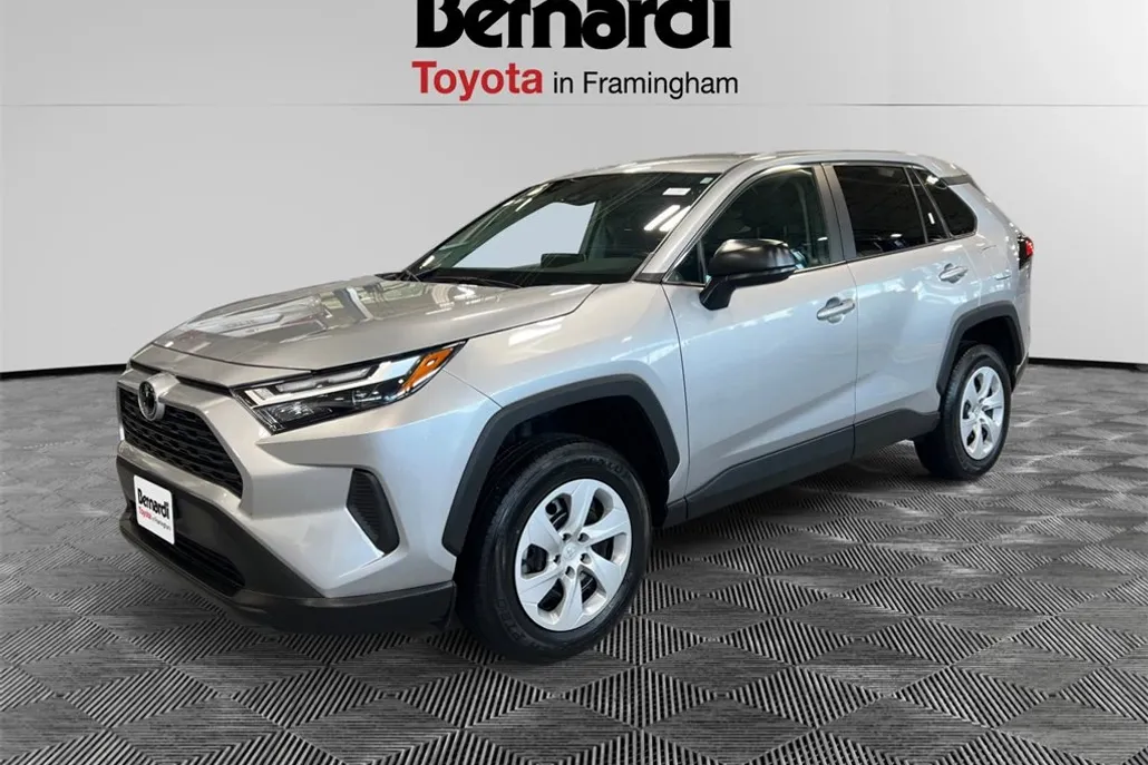 2024 Toyota RAV4 LE photo 1