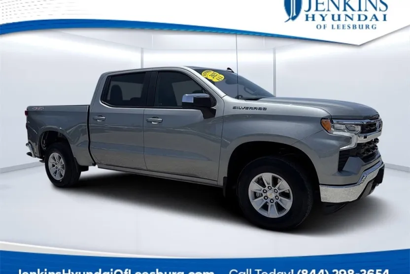 2025 Chevrolet Silverado 1500 LT photo 1