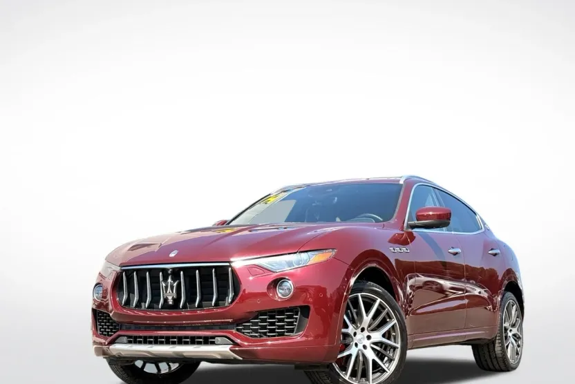 2017 Maserati Levante S photo 1