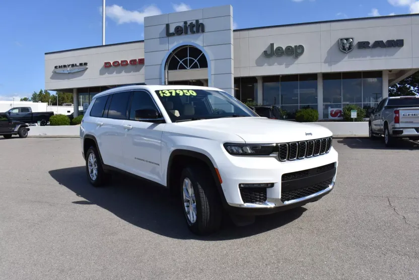 2023 Jeep Grand Cherokee Limited photo 1