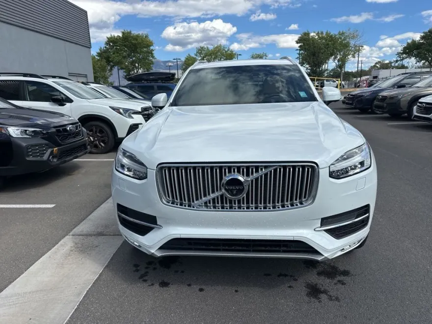 2017 Volvo XC90 T6 Inscription photo 1