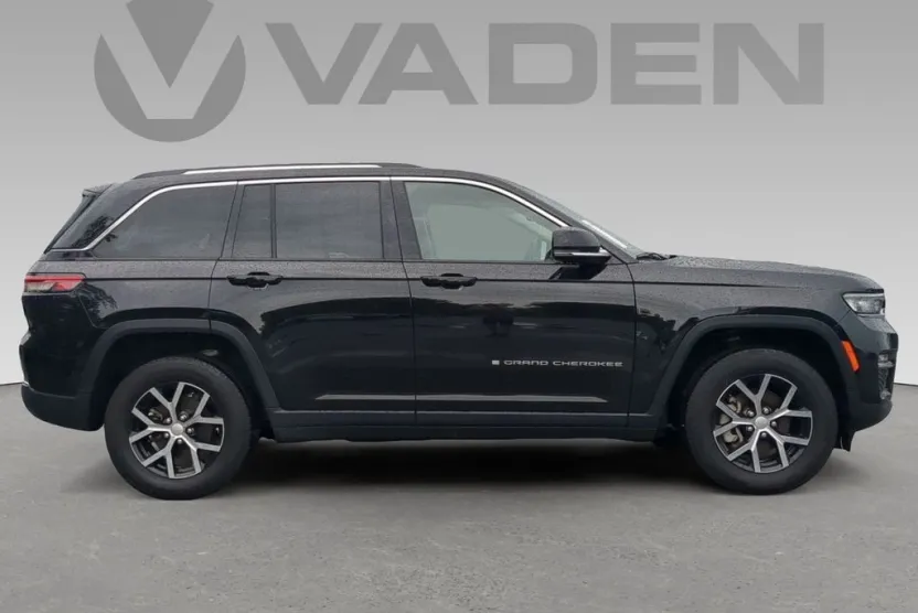 2023 Jeep Grand Cherokee Limited photo 1