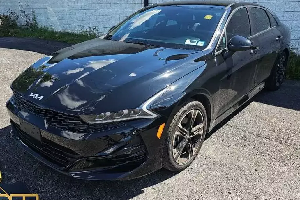 2024 Kia K5 GT-Line photo 1