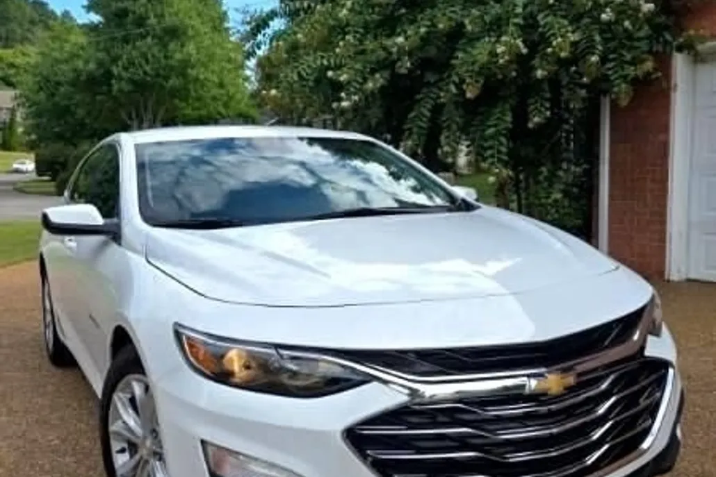 2025 Chevrolet Malibu 1LT photo 1