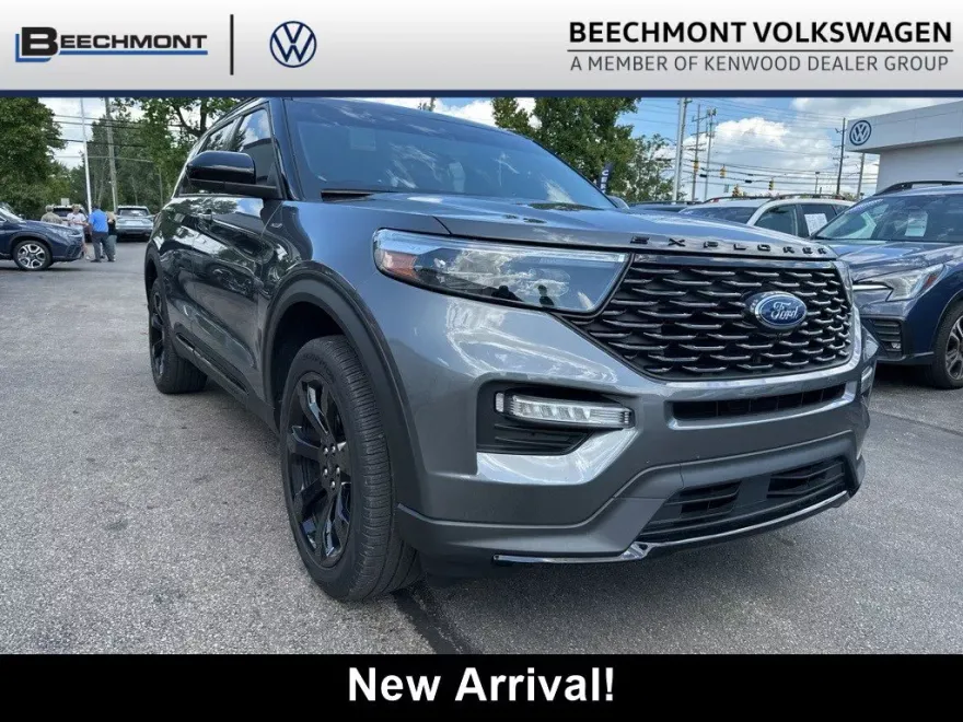 2023 Ford Explorer ST-Line photo 1