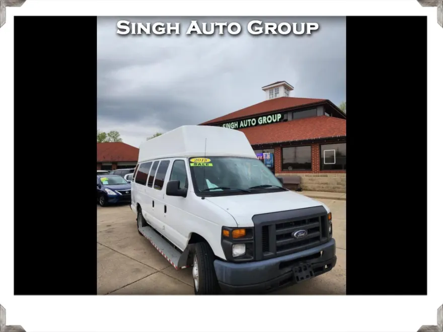 2013 Ford E-150 photo 1