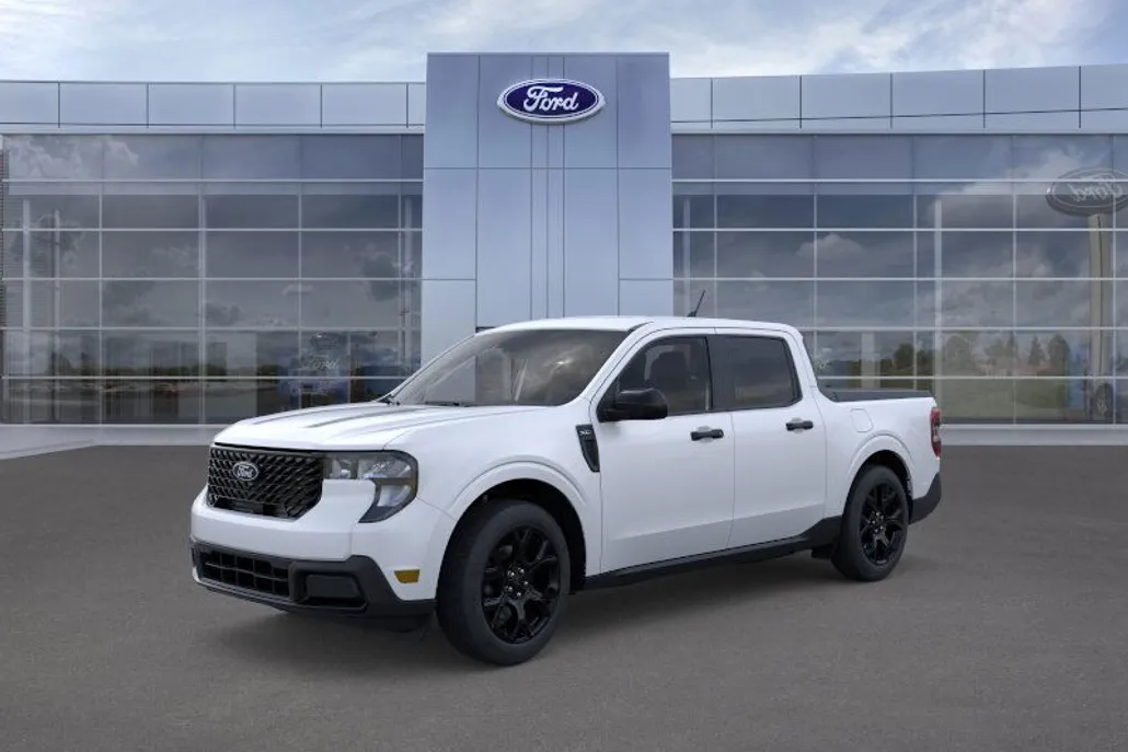 2025 Ford Maverick XLT photo 1