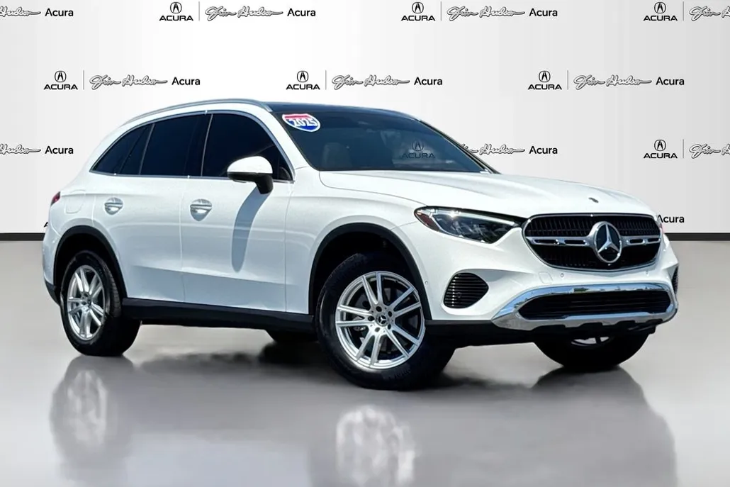 2025 Mercedes Benz GLC 300 4MATIC photo 1