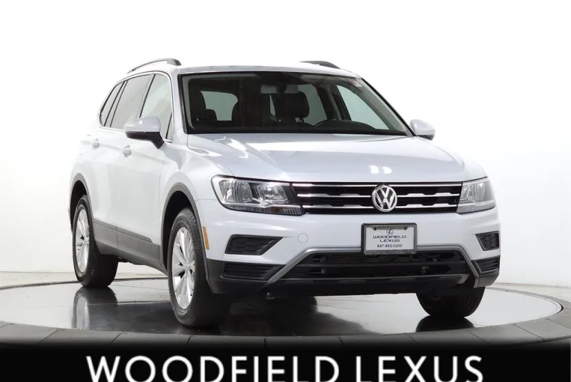 2019 Volkswagen Tiguan Sport photo 1