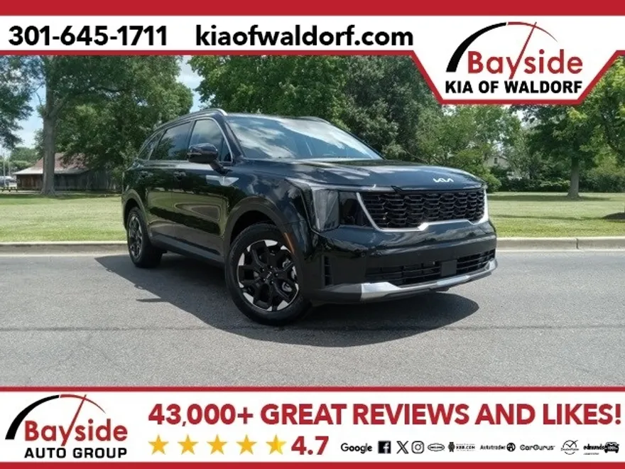 2025 Kia Sorento S photo 1