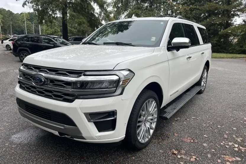 2024 Ford Expedition MAX Platinum photo 1