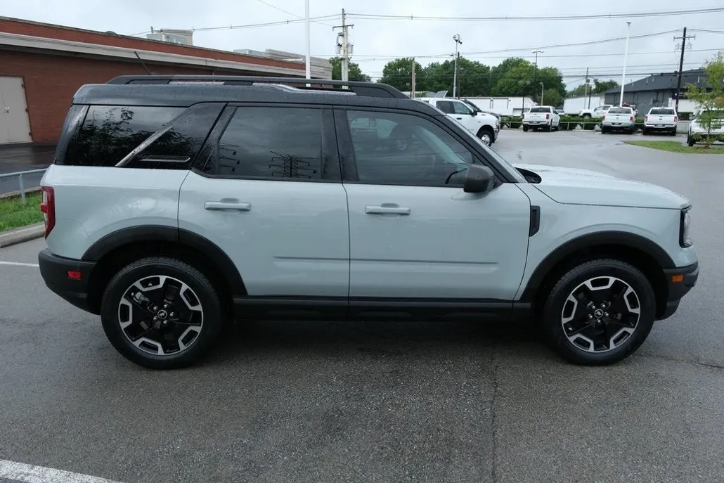 2021 Ford Bronco Sport Outer Banks photo 1