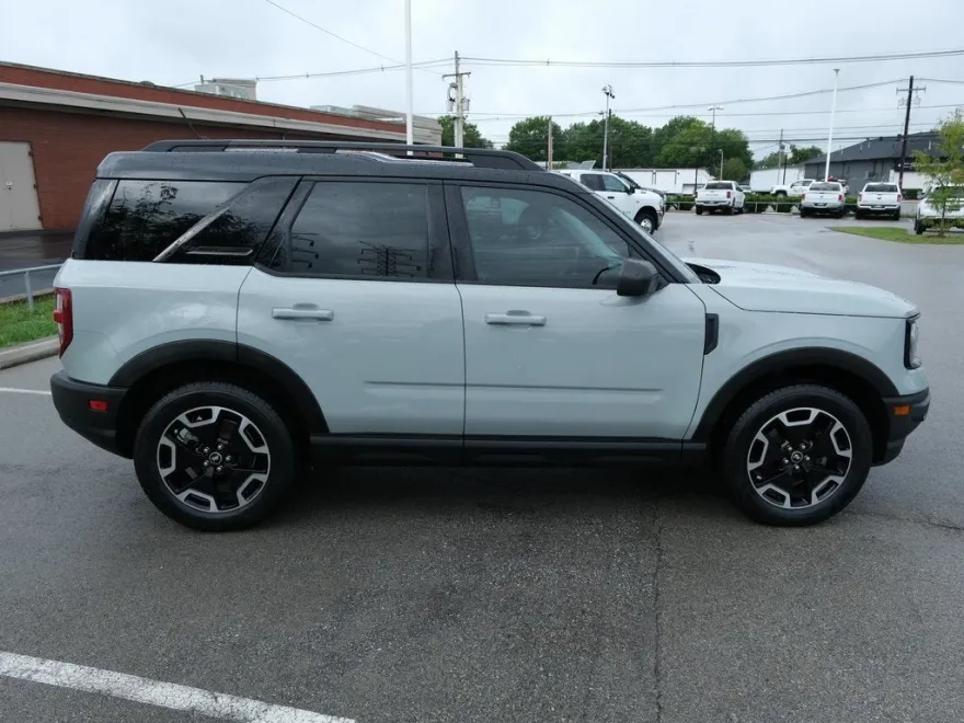2021 Ford Bronco Sport Outer Banks photo 1