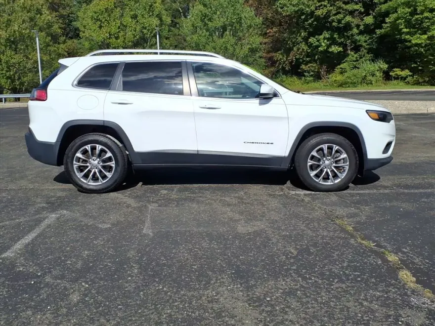 2019 Jeep Cherokee Latitude photo 1