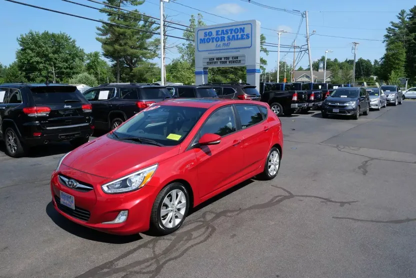 2014 Hyundai Accent SE photo 1