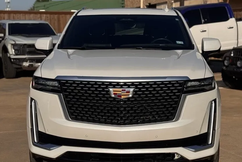 2023 Cadillac Escalade ESV Premium Luxury photo 1