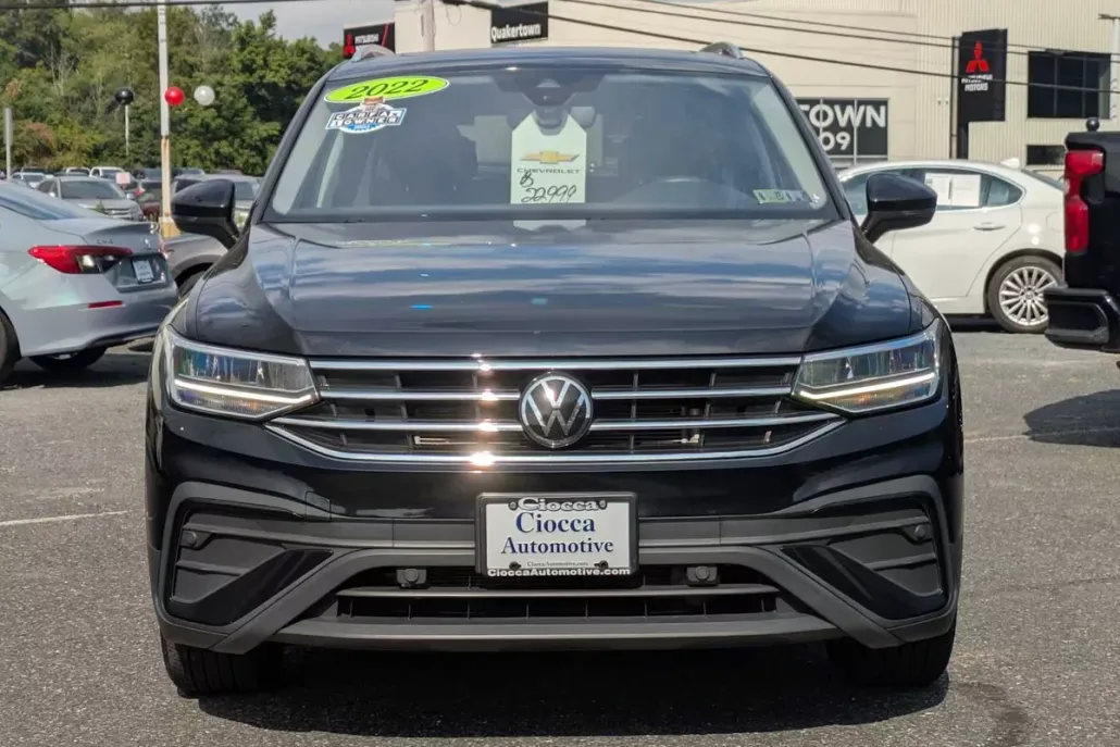 2022 Volkswagen Tiguan SE photo 1