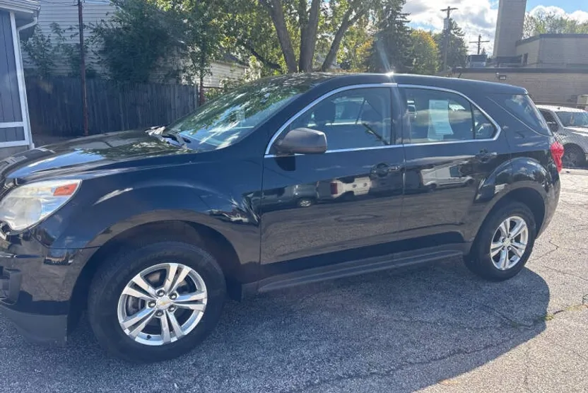 2015 Chevrolet Equinox LS photo 1