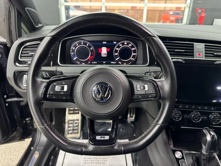 2018 Volkswagen Golf R Base photo 22