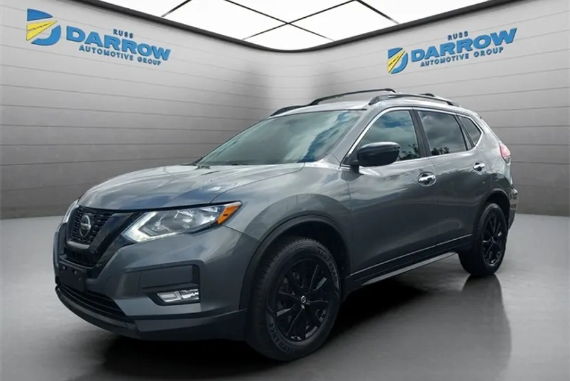 2018 Nissan Rogue SV photo 1