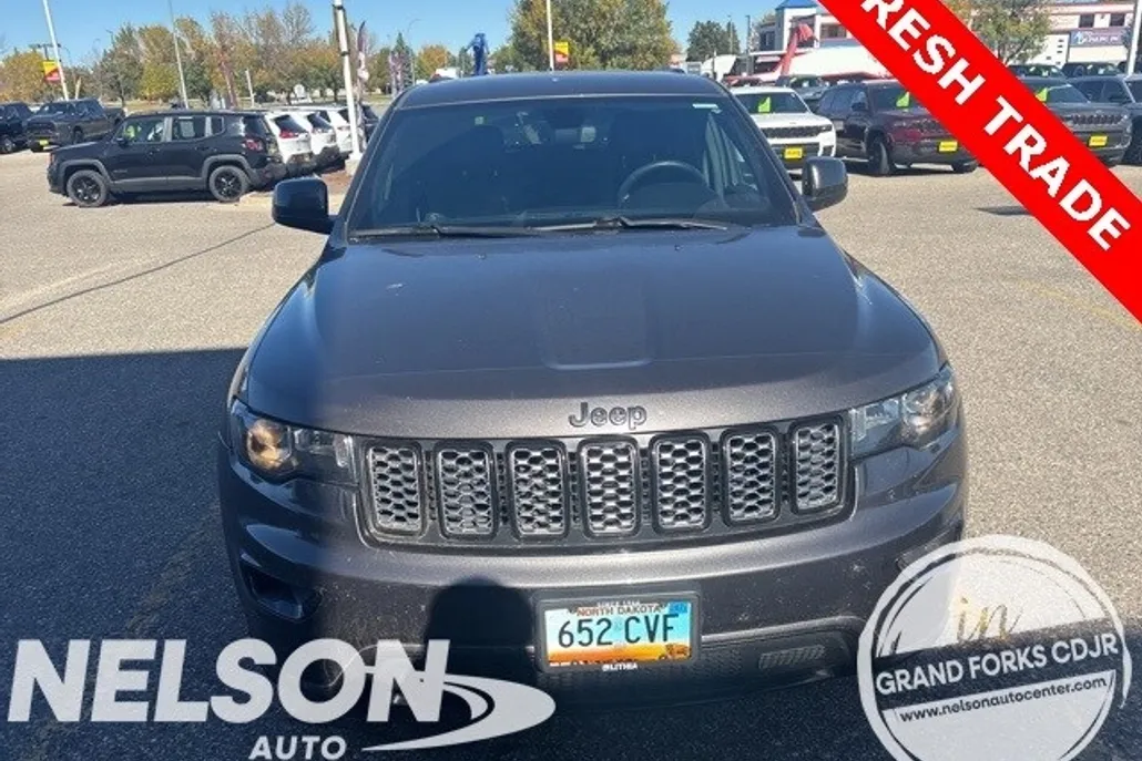 2019 Jeep Grand Cherokee Laredo photo 1