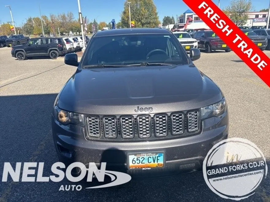 2019 Jeep Grand Cherokee Laredo photo 1