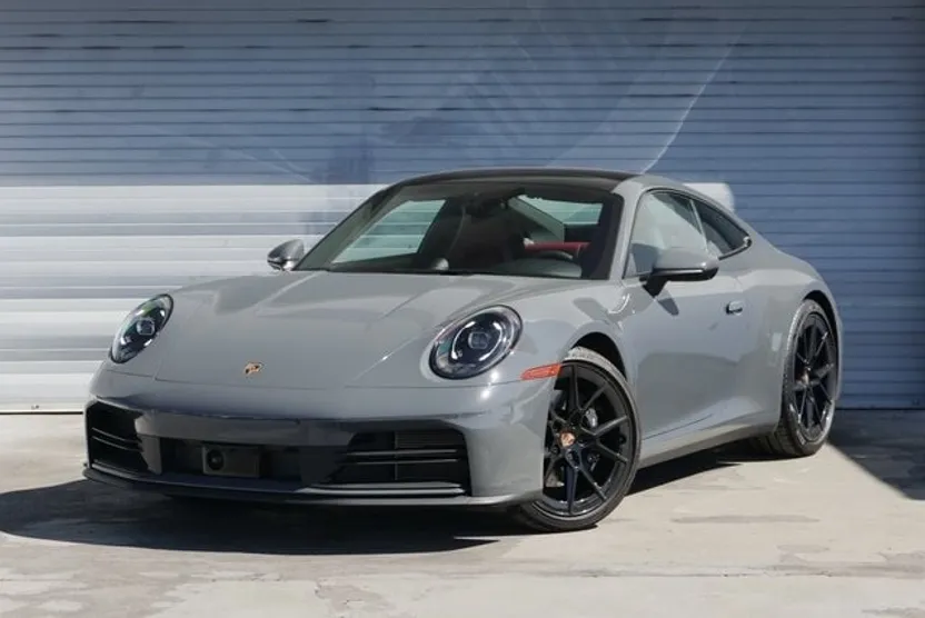 2025 Porsche 911 photo 1