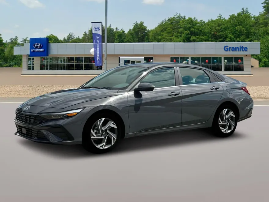 2025 Hyundai Elantra SEL Convenience photo 1