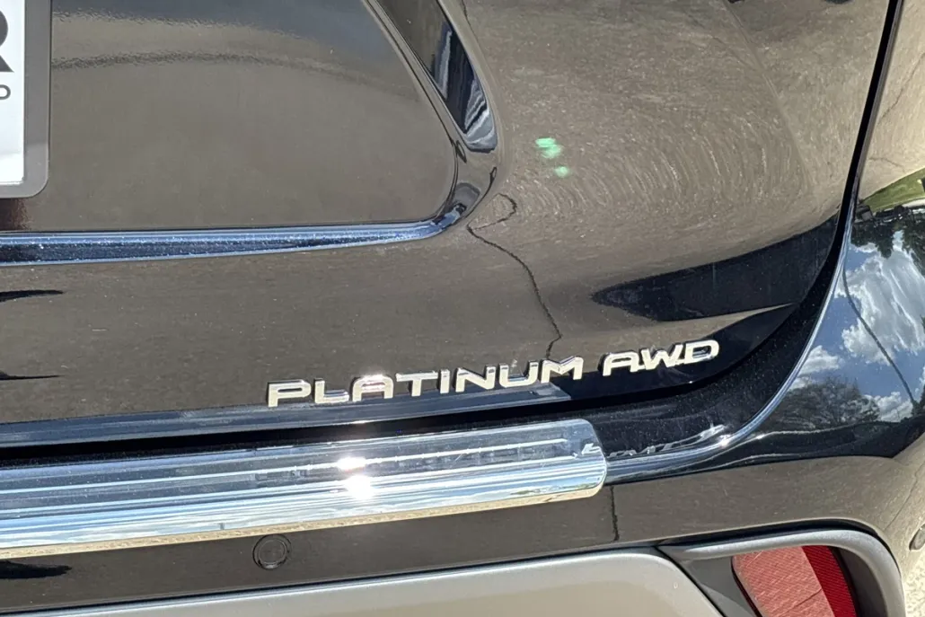 2025 Toyota Highlander Platinum photo 1