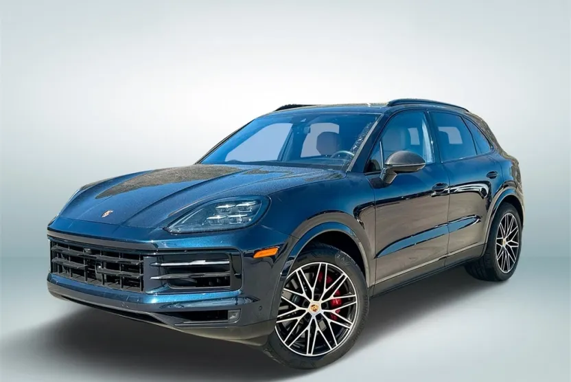 2024 Porsche Cayenne S photo 1