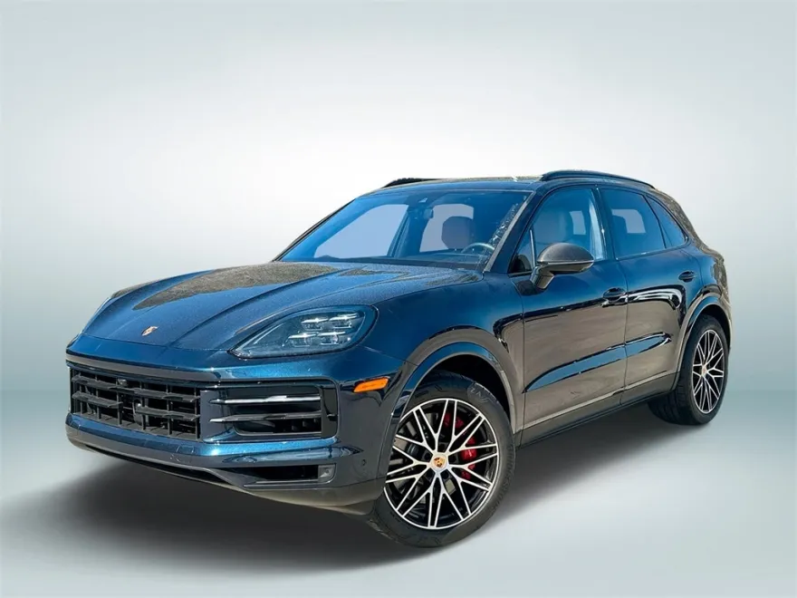 2024 Porsche Cayenne S photo 1