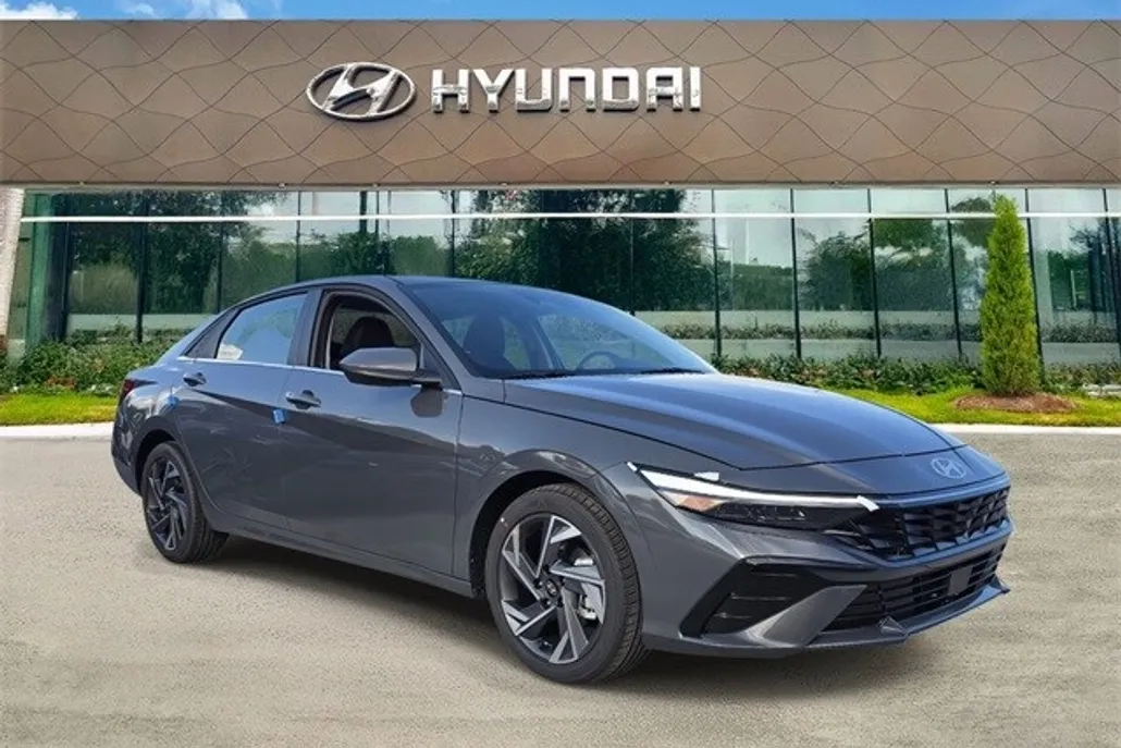 2025 Hyundai Elantra SEL Convenience photo 1