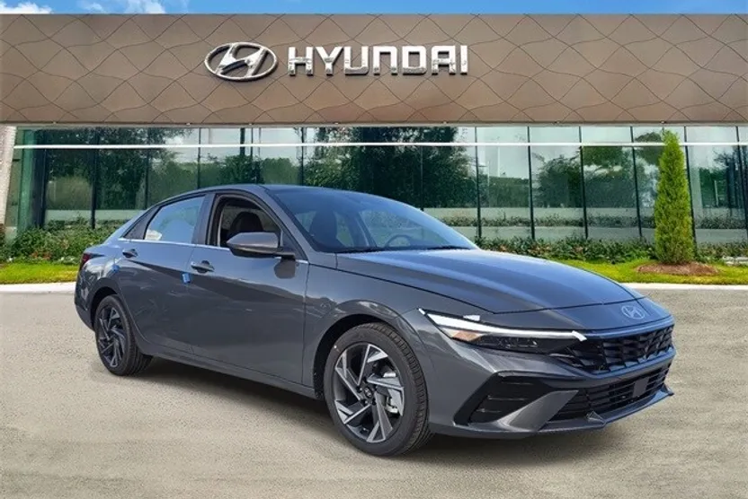 2025 Hyundai Elantra SEL Convenience photo 1